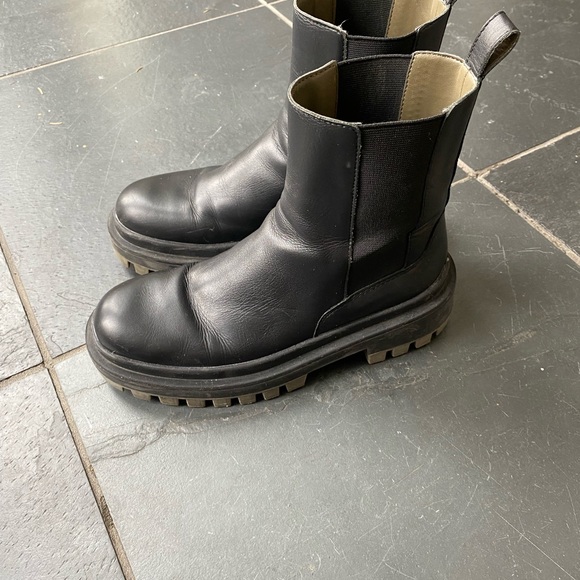 Zara Black Ankle Boots - size 36 (US 6) - Picture 8 of 9